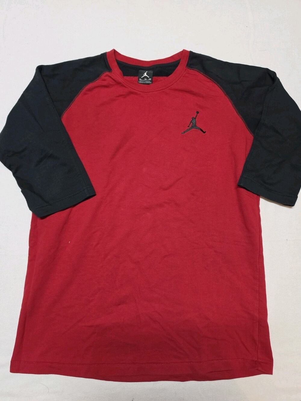 Jordan XL t-shirt with an embroidered Jumpman logo on the chest Red &black